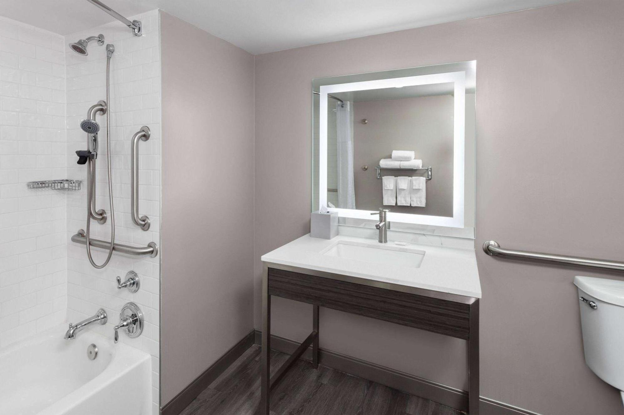 Days-Inn By Wyndham Baltimore Northwest Windsor Mill Экстерьер фото