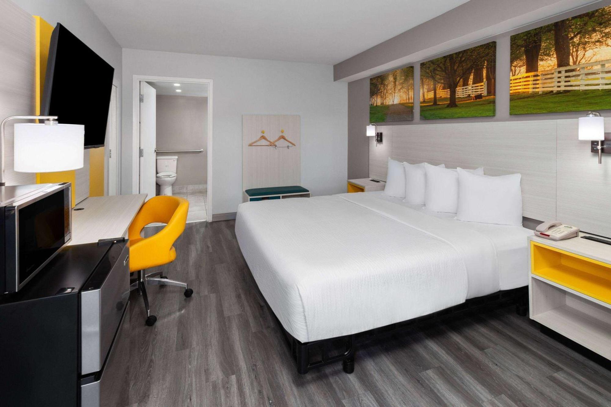 Days-Inn By Wyndham Baltimore Northwest Windsor Mill Экстерьер фото